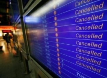 Caos voli sulla Francia: sciopero controllori a Parigi-Orly