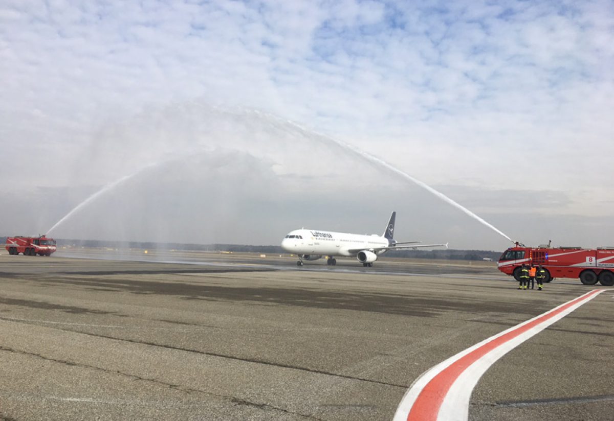 Lufthansa, la nuova livrea debutta in Italia