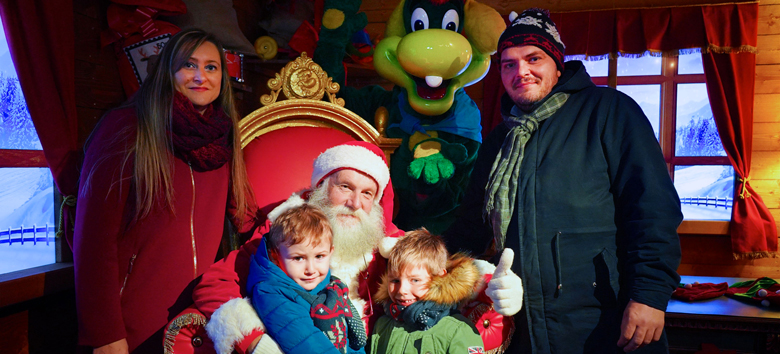 Marshmallow e giochi sulla neve nel villaggio di Babbo Natale a Gardaland