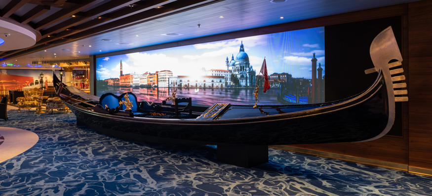 Costa battezza Venezia e scommette sulla Cina