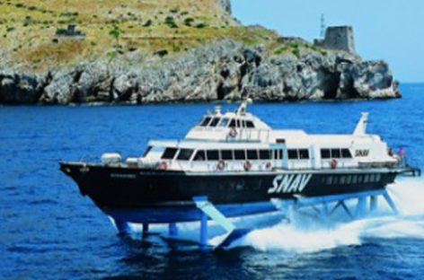 Snav riparte dalle Eolie e regala un libro ai viaggiatori