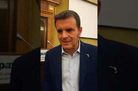 Centinaio difende le agenzie: <br>«Presto la legge sulle professioni»