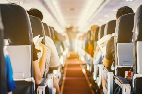 Singapore Airlines, stop alle mascherine a bordo