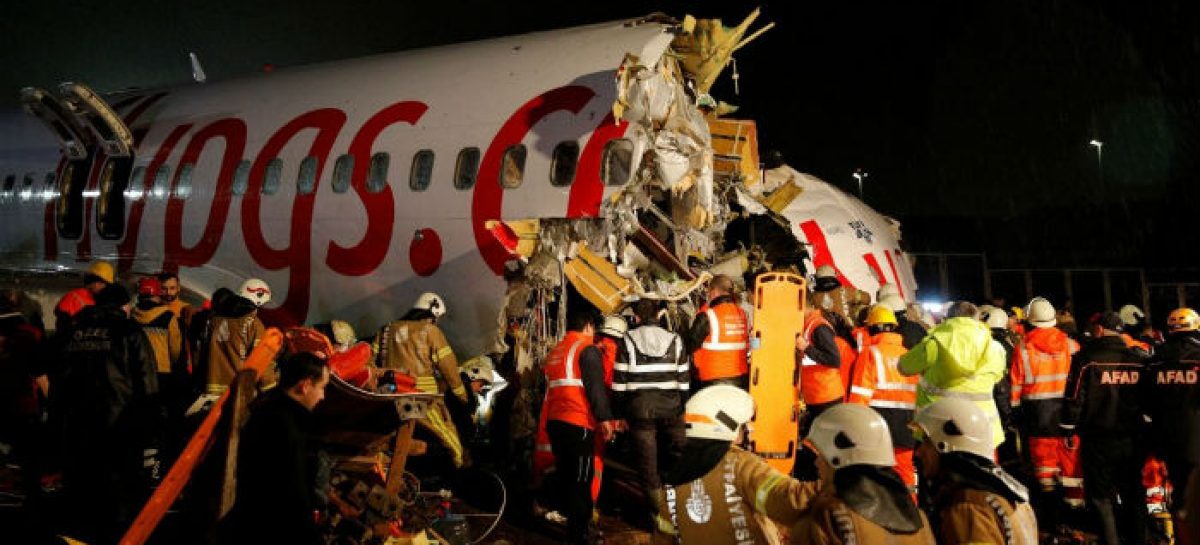 Istanbul, aereo Pegasus esce fuori pista: tre morti e oltre 150 feriti