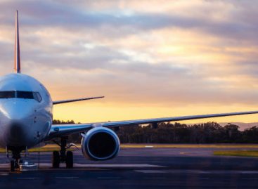 Coronavirus, prolungato lo stop ai voli per la Cina