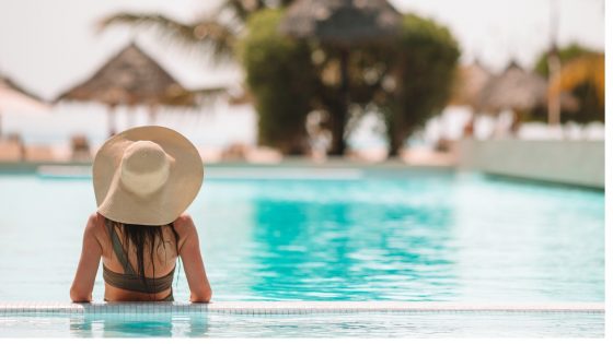 Un tuffo nel lusso tra thermal yoga e crociere nell’Artico