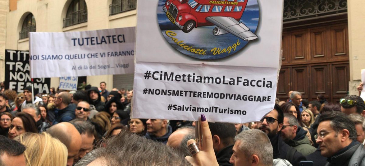 Agenzie di viaggi in piazza: <br>cronaca della maxi protesta