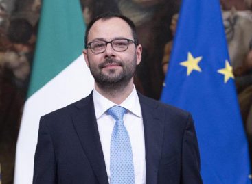 Alitalia, cura dimagrante <br>con 30 aerei in flotta