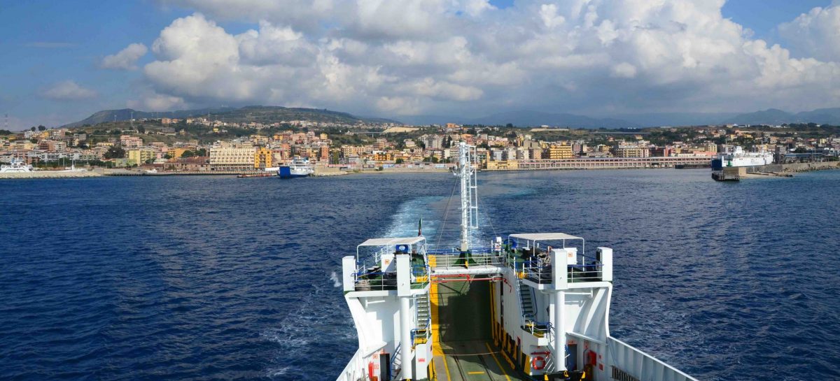 Stretto di Messina, stop all’obbligo di super green pass