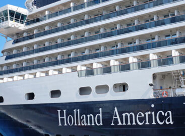 Ripartenza rinviata per Holland, Seabourn e Princess