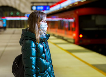 Fase 2 e trasporti: le regole per viaggi su aerei, treni e bus