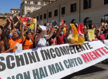 Agenzie di viaggi in piazza: <br> decreto Turismo entro il 10 agosto