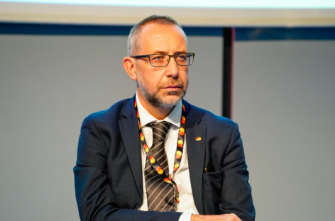 Il travel visto da Mastercard: «Evoluzione cashless e città smart»