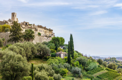 La Costa Azzurra si rilancia in autunno con i villaggi dell’entroterra