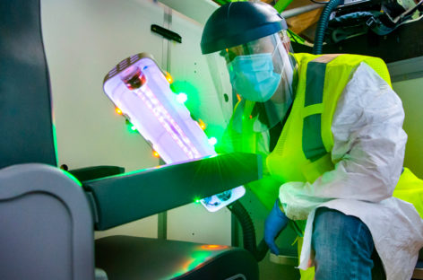 Voli e sicurezza, Boeing annuncia lo stick antivirus a raggi Uv