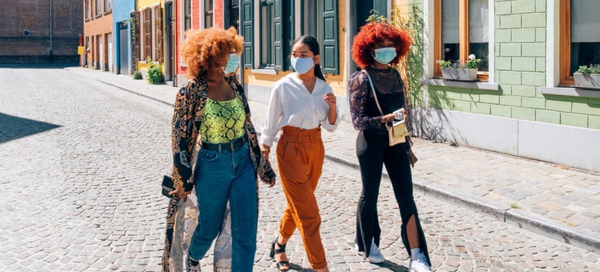 Wandermust, ambiente e last minute: le previsioni sui viaggi di Booking