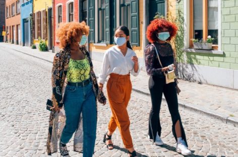 Wandermust, ambiente e last minute: le previsioni sui viaggi di Booking