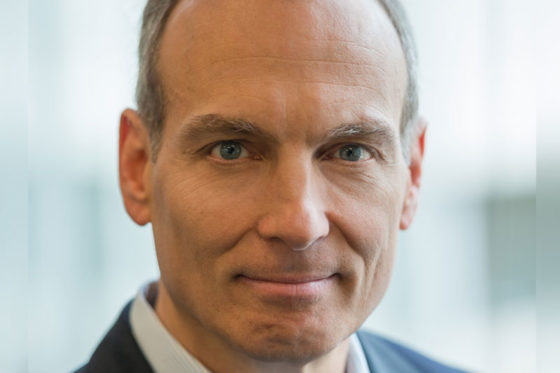 Booking contro l’Ue: «Troppe regole per le Ota»