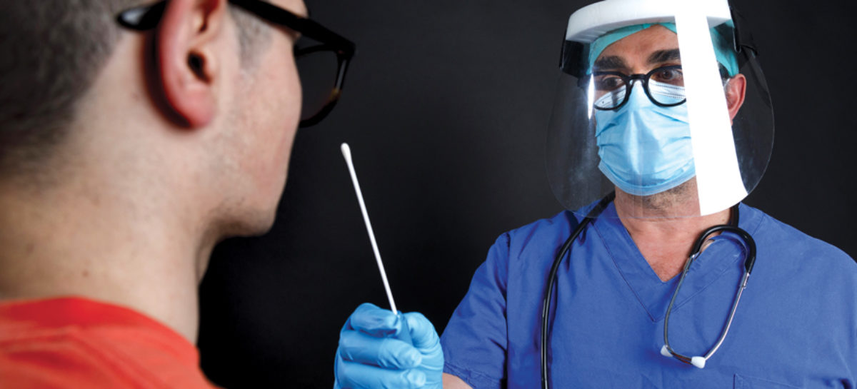 La Cina riapre e si allarga il fronte del no ai tamponi