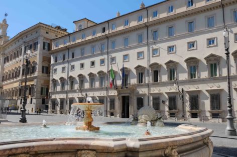 Manovra, il governo fa cassa<br> con affitti brevi e city tax