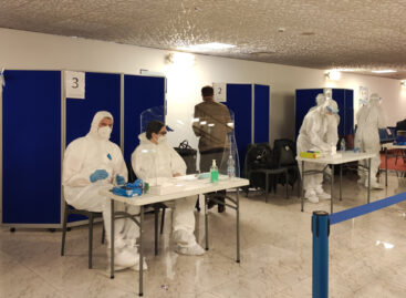 Crociere contro Omicron: <br> «Navi sicure, non ci fermiamo»