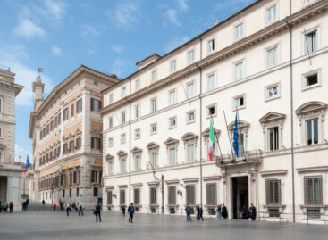 Decreto flussi, c’è il via libera: più lavoratori stranieri per il turismo