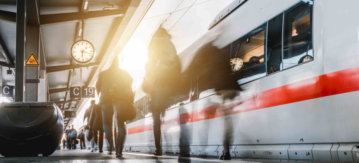 Omicron, stangata per treni e bus: «Lo Stato ci aiuti»