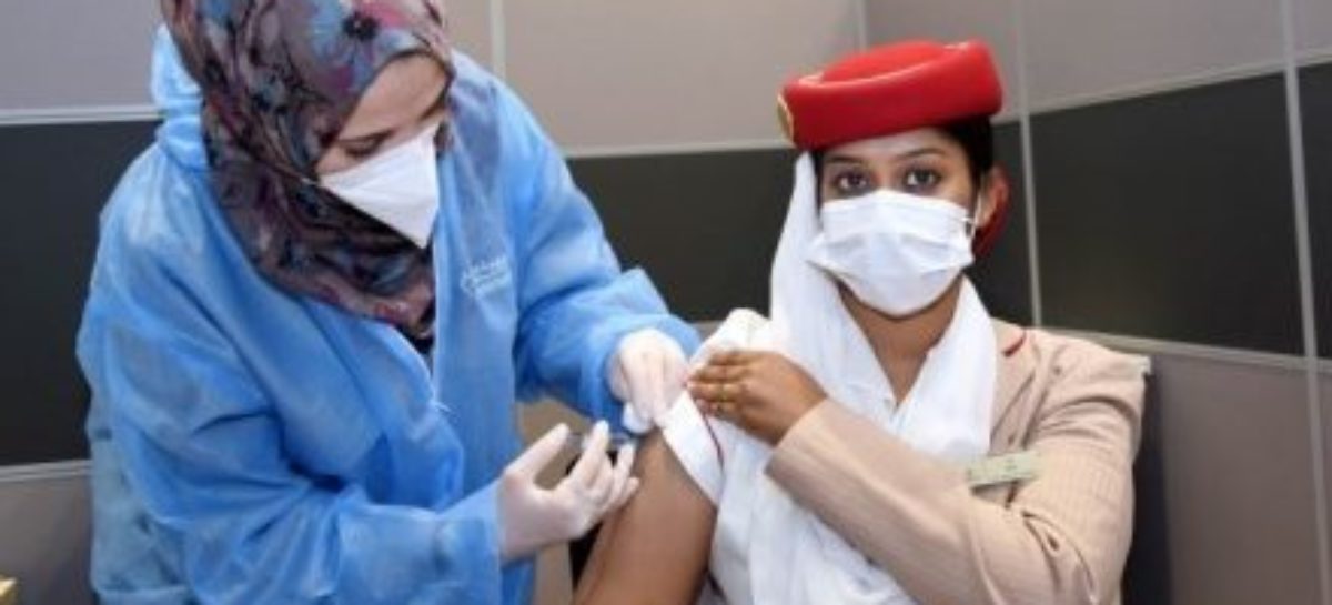 Emirates, al via la campagna vaccinale per i dipendenti
