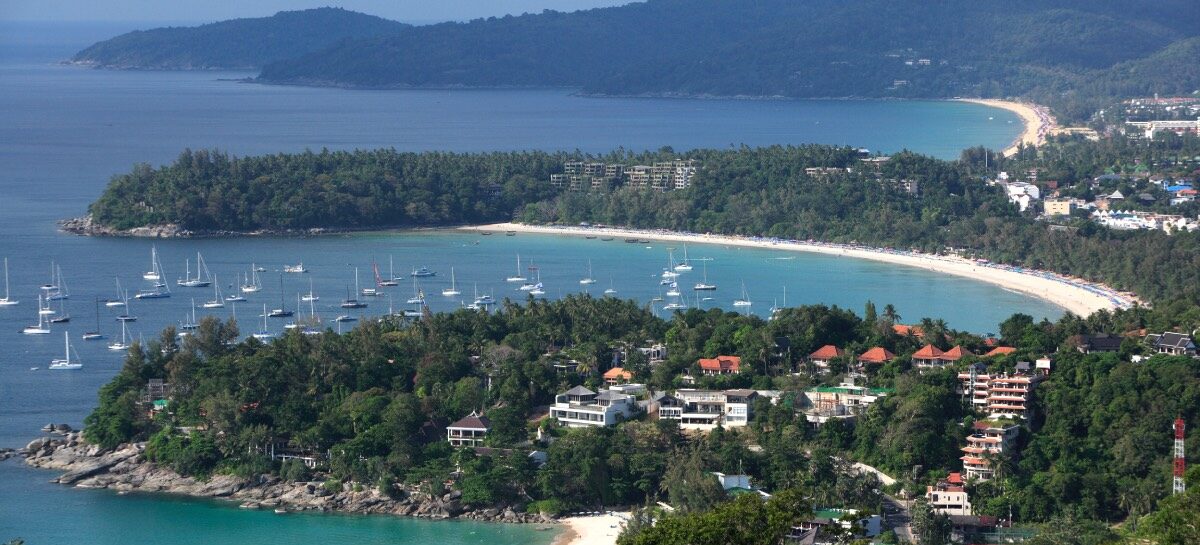 Thailandia, Phuket riapre ai turisti vaccinati: le regole d’ingresso