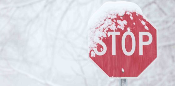 Tempesta di neve, aeroporti in tilt nel Regno Unito