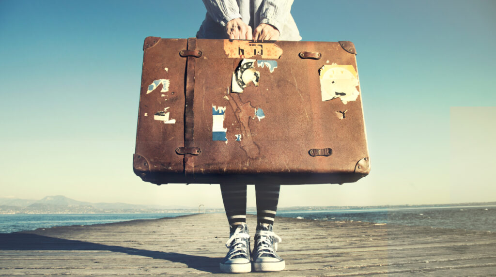 viaggio futuro turismo valigia_adobe