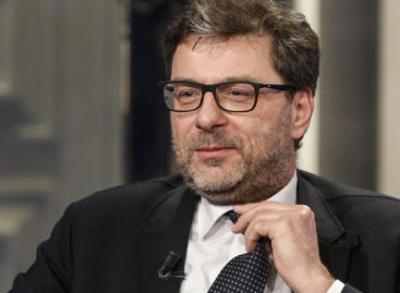 Sostegni bis, Giorgetti: «Aiuti basati sulle perdite reali»