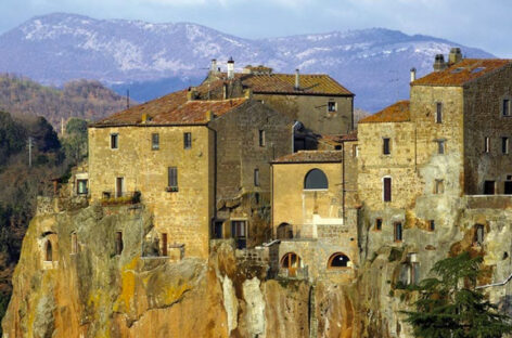 Crociata toscana contro il turismo “mordi e fuggi”