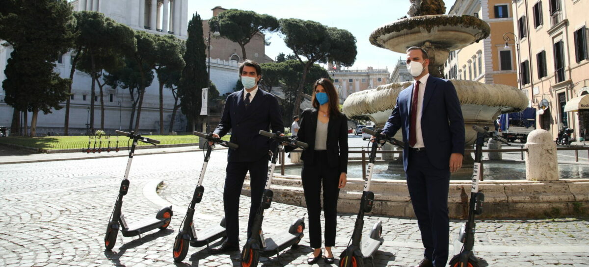 Scoprire Roma con l’audioguida in monopattino: partnership Vox-Helbiz