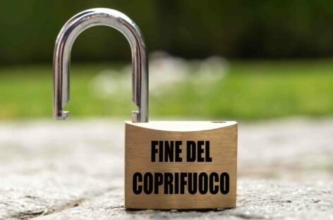 Gli albergatori dicono no a coprifuoco e piscine interne chiuse