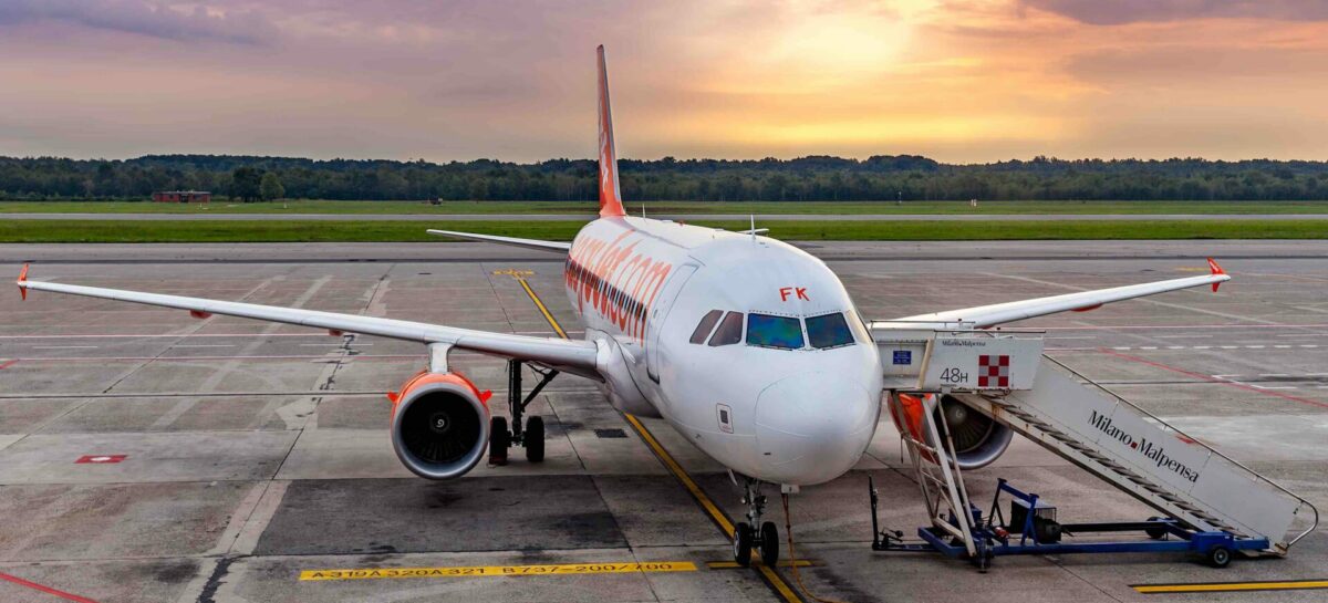 easyJet ancora in rosso: il caos voli costa 160 milioni