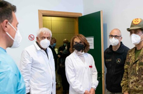 Vaccini in vacanza? Il generale dice no