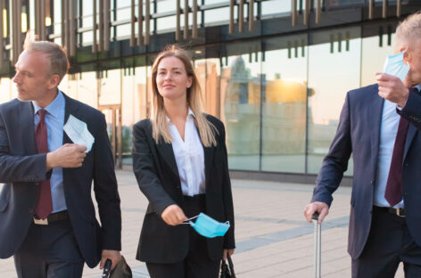 Usa, niente mascherina e distanziamento per i vaccinati