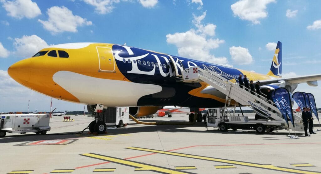 A330-200 Luke Air blue panorama