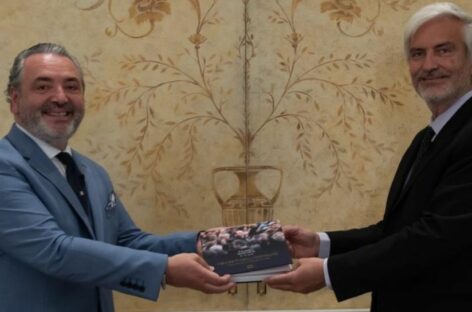 Palmiro Noschese racconta in un libro “I segreti dell’ospitalità”