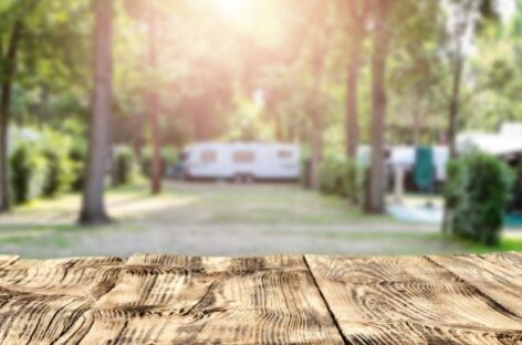 Caro energia, rischio chiusura anticipata per le strutture open air