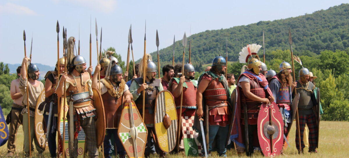 Dante e i legionari romani protagonisti del Grand Tour delle Marche