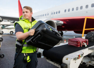 Bagaglio in ritardo, scatta il rimborso: la proposta Usa