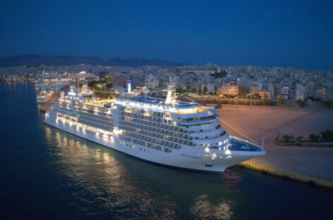 Crociere di lusso, Silversea battezza Silver Moon in Grecia