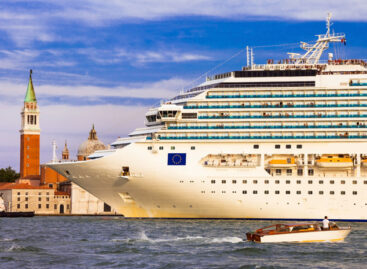 Venezia, grandi navi fuori dalla laguna dal 1° agosto