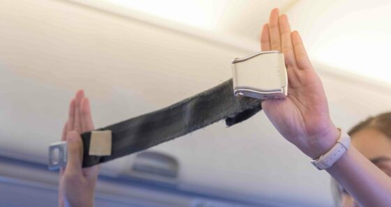 Alitalia, i sindacati al governo: «Cig per tutto il 2025»