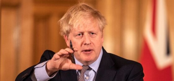 E intanto il Regno Unito dice “bye bye” alle restrizioni