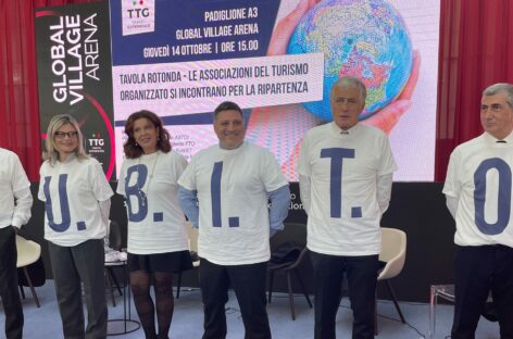 Flashmob del turismo contro l’ipocondria dei ministri