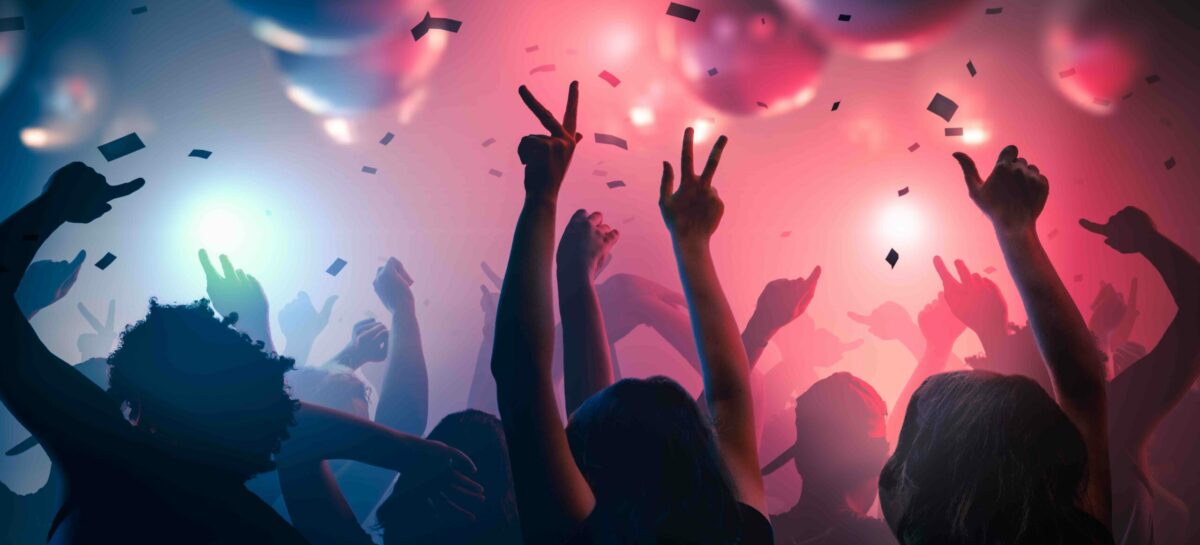 Le discoteche riapriranno con green pass e capienza al 35%