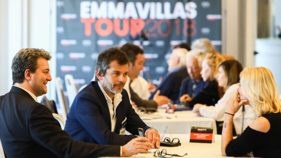 Emma Villas, parte il tour con i proprietari delle location